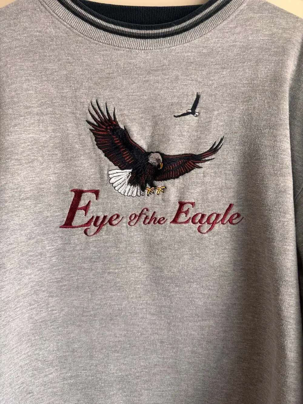 Vintage Headwaters Eye of the Eagle Embroidered Gray Crewneck Sweatshirt Medium